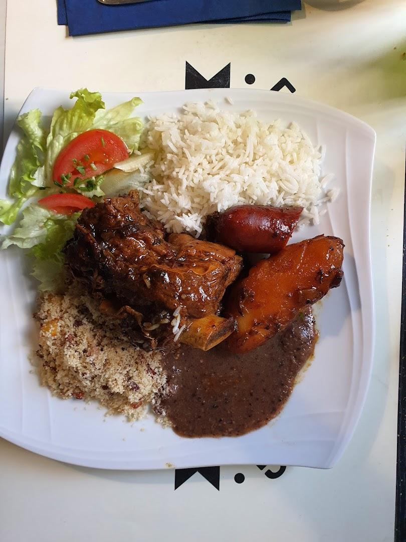 Le Cafe de la Mairie - Photo 3